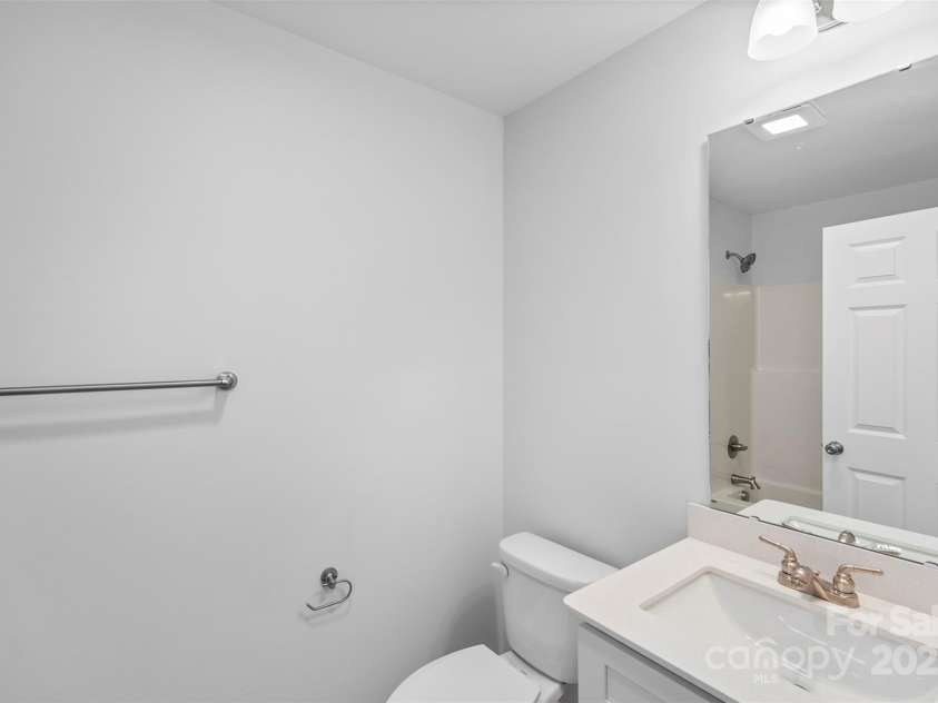 17 Arlington Street, Salisbury, NC 28144.  MLS# CAR4206284, YatesRealty ID 23313. 