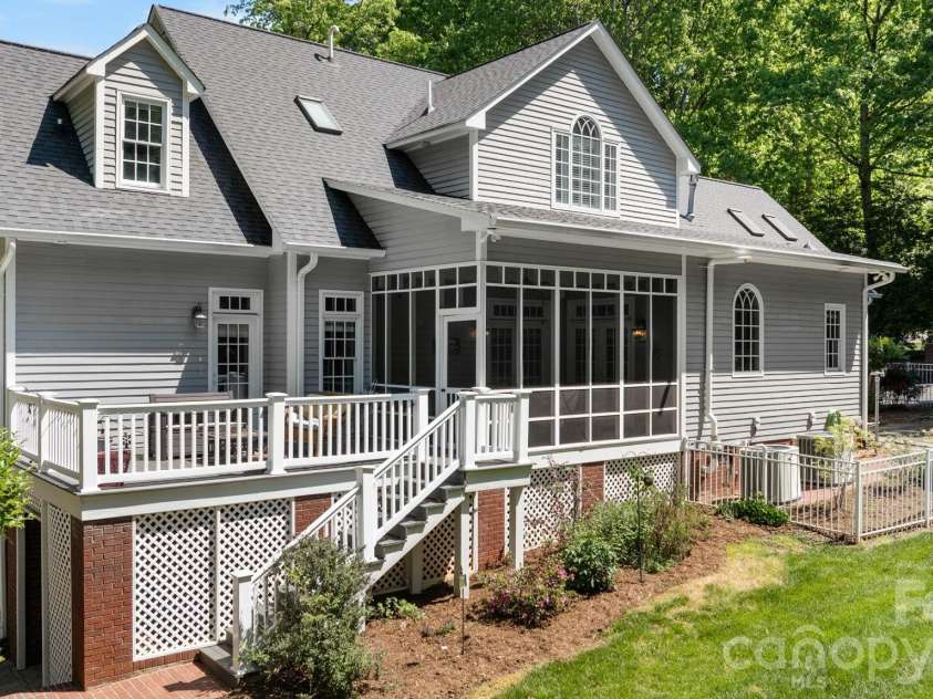 2953 Ninth Tee Drive, Newton, NC 28658.  MLS# CAR4370271, YatesRealty ID 23313. 