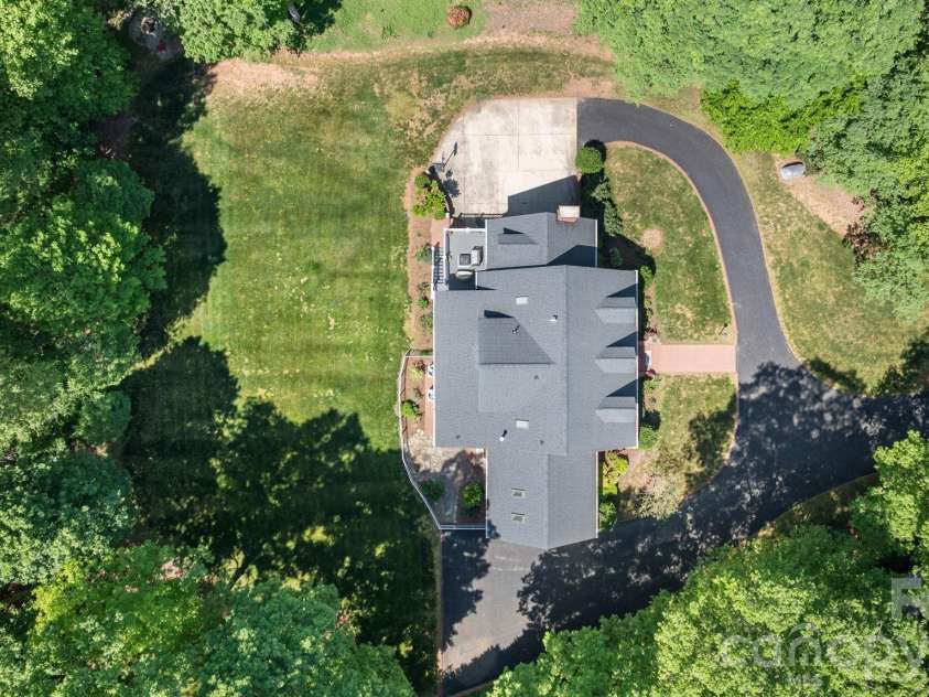 2953 Ninth Tee Drive, Newton, NC 28658.  MLS# CAR4370271, YatesRealty ID 23313. 