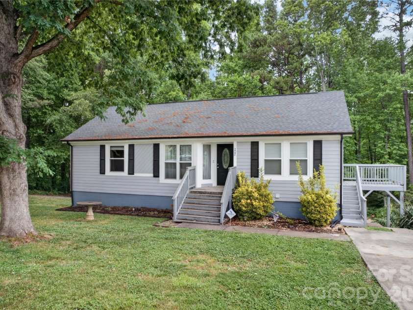 202 King David Lane, Gastonia, NC 28056.  MLS# CAR4379701, YatesRealty ID 23315. 