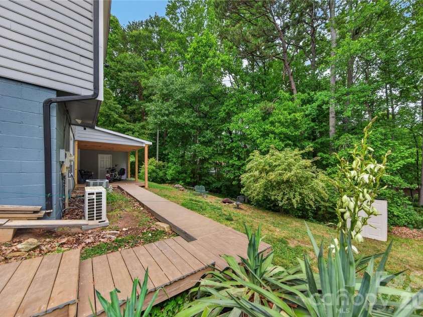 202 King David Lane, Gastonia, NC 28056.  MLS# CAR4379701, YatesRealty ID 23315. 