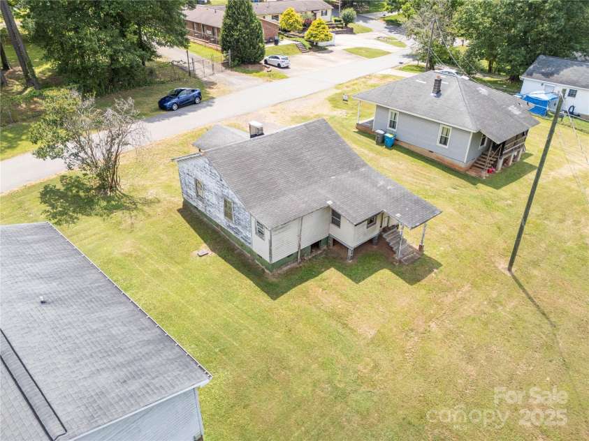 206 13th Street, Belmont, NC 28012.  MLS# CAR4257702, YatesRealty ID 23316. 