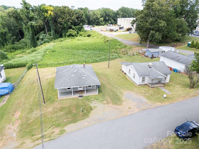 206 13th Street, Belmont, NC 28012.  MLS# CAR4257702, YatesRealty ID 23316. 