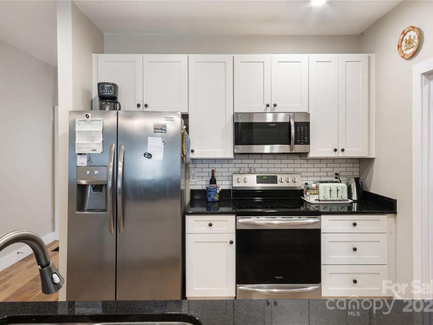 124 Foxden Drive, Fletcher, NC 28732.  MLS# CAR4244379, YatesRealty ID 23317. 