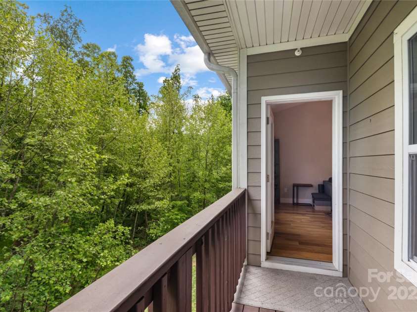 124 Foxden Drive, Fletcher, NC 28732.  MLS# CAR4244379, YatesRealty ID 23317. 