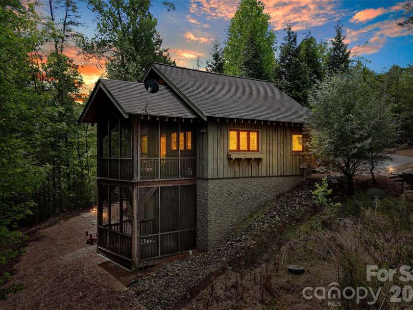 159 Osprey Roost Drive, Nebo, NC 28761.  MLS# CAR4380380, YatesRealty ID 23317. 