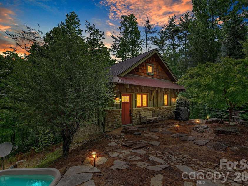 159 Osprey Roost Drive, Nebo, NC 28761.  MLS# CAR4380380, YatesRealty ID 23317. 