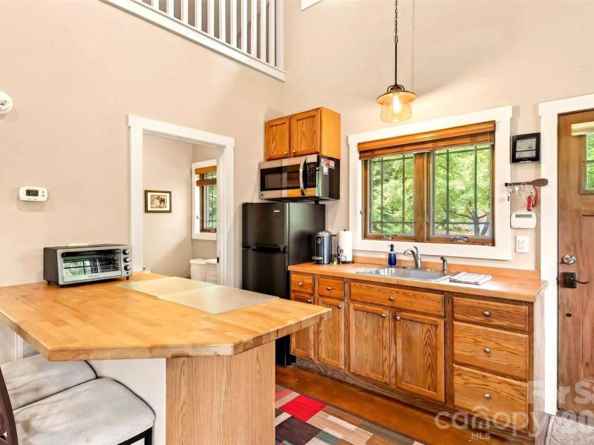 159 Osprey Roost Drive, Nebo, NC 28761.  MLS# CAR4380380, YatesRealty ID 23317. 