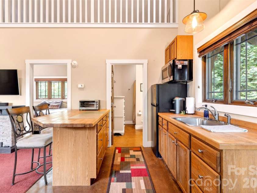 159 Osprey Roost Drive, Nebo, NC 28761.  MLS# CAR4380380, YatesRealty ID 23317. 