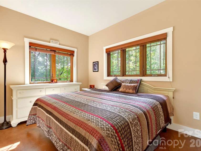 159 Osprey Roost Drive, Nebo, NC 28761.  MLS# CAR4380380, YatesRealty ID 23317. 