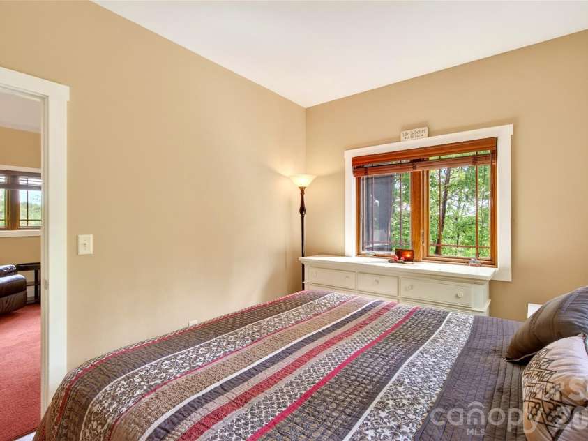 159 Osprey Roost Drive, Nebo, NC 28761.  MLS# CAR4380380, YatesRealty ID 23317. 