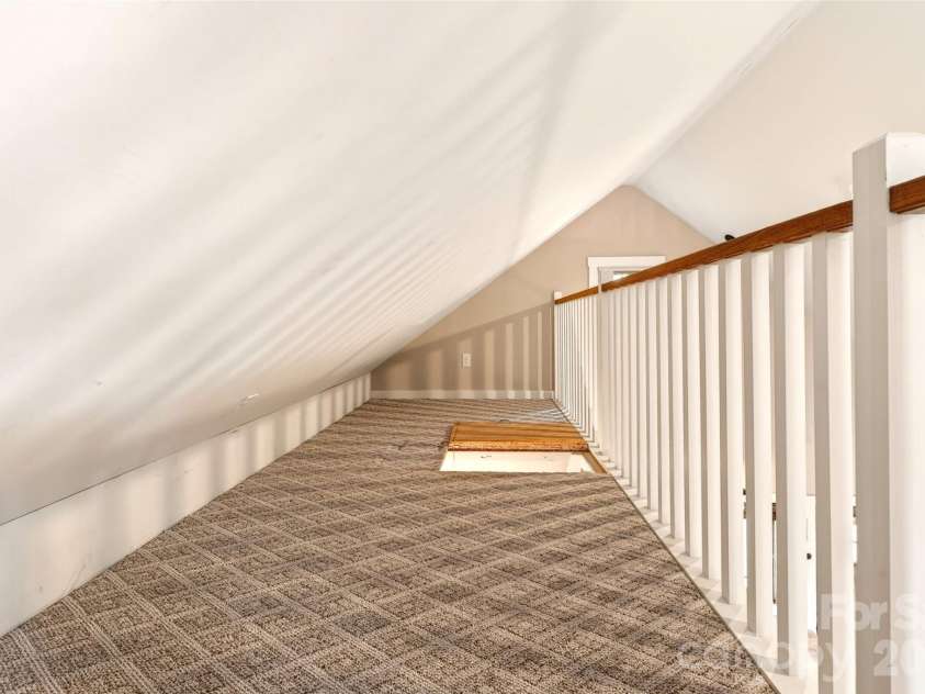 159 Osprey Roost Drive, Nebo, NC 28761.  MLS# CAR4380380, YatesRealty ID 23317. 