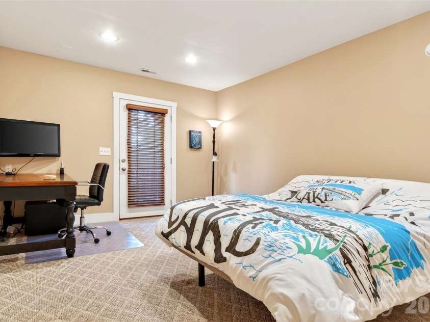 159 Osprey Roost Drive, Nebo, NC 28761.  MLS# CAR4380380, YatesRealty ID 23317. 