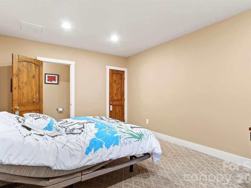159 Osprey Roost Drive, Nebo, NC 28761.  MLS# CAR4380380, YatesRealty ID 23317. 