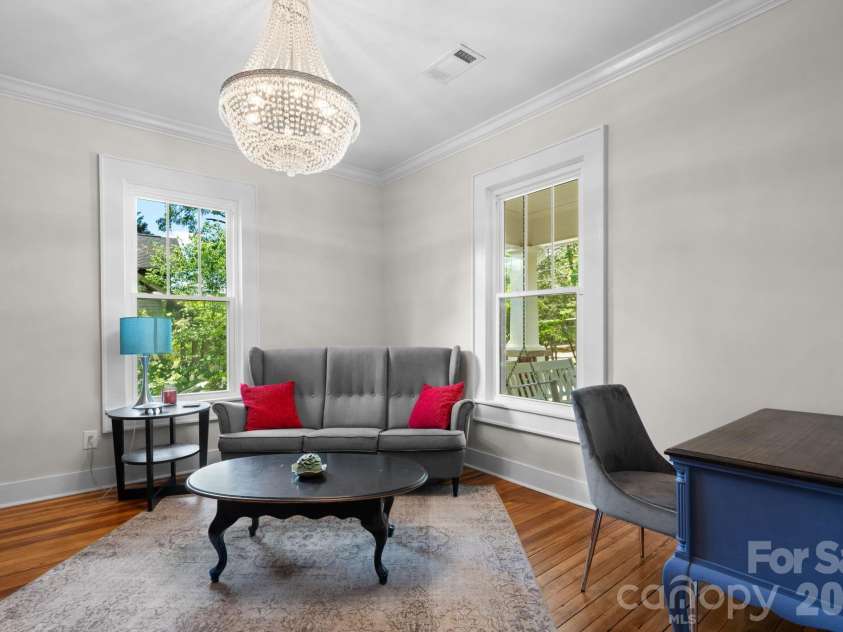722 Broad Street, Statesville, NC 28677.  MLS# CAR4382315, YatesRealty ID 23318. 