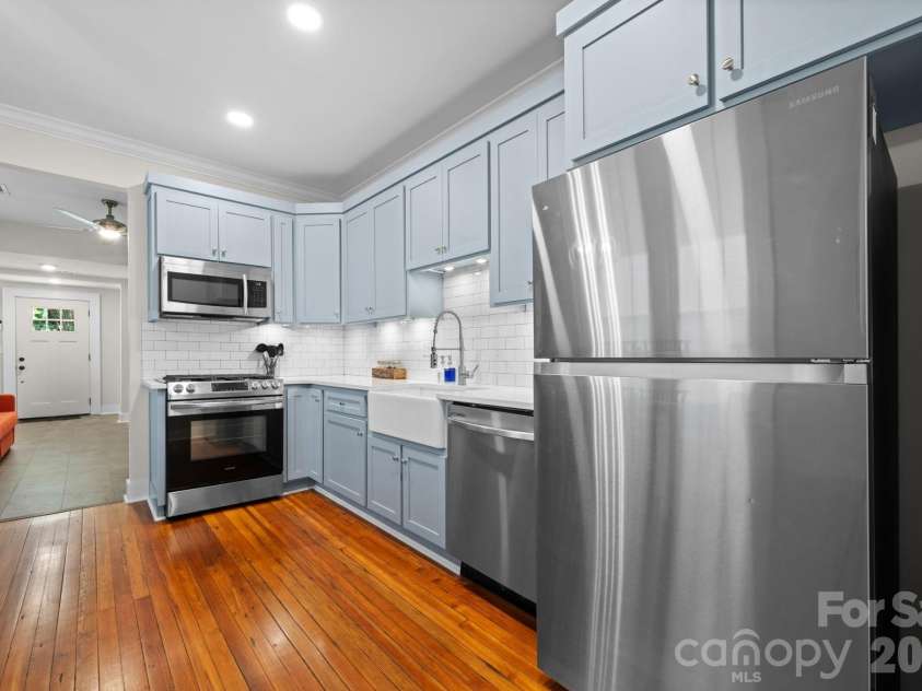 722 Broad Street, Statesville, NC 28677.  MLS# CAR4382315, YatesRealty ID 23318. 