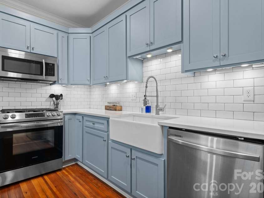722 Broad Street, Statesville, NC 28677.  MLS# CAR4382315, YatesRealty ID 23318. 