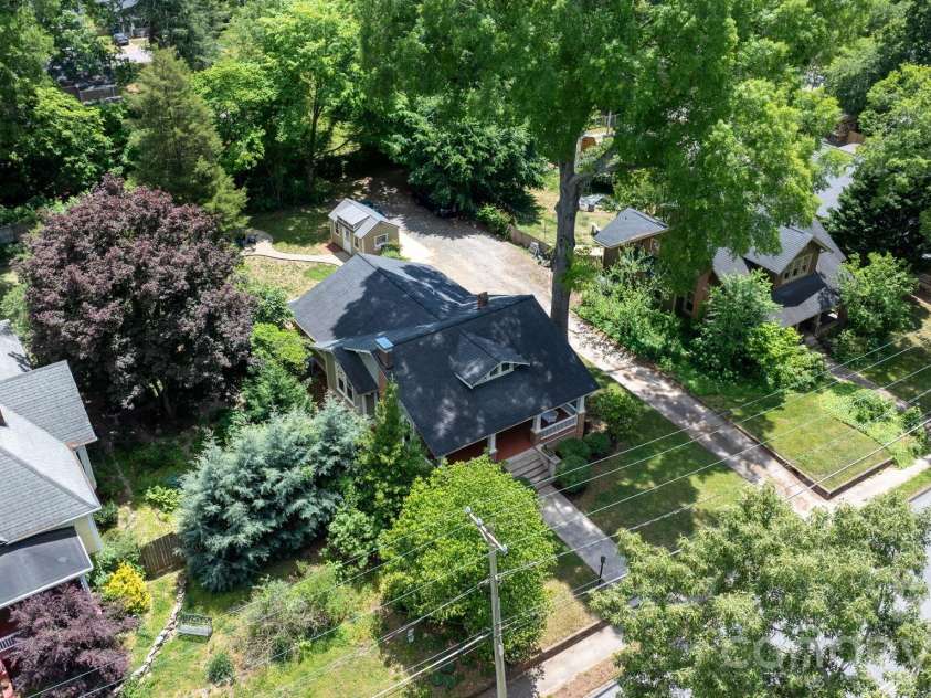 722 Broad Street, Statesville, NC 28677.  MLS# CAR4382315, YatesRealty ID 23318. 