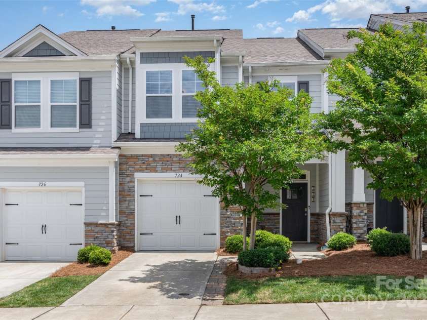 724 Little Bluestem Drive, Lake Wylie, SC 29710.  MLS# CAR4260356, YatesRealty ID 23318. 