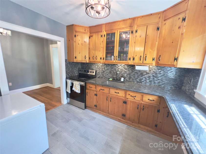 316 Sharon Avenue, Lenoir, NC 28645.  MLS# CAR4272121, YatesRealty ID 23319. 