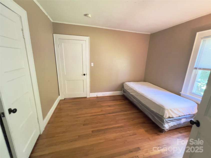 316 Sharon Avenue, Lenoir, NC 28645.  MLS# CAR4272121, YatesRealty ID 23319. 