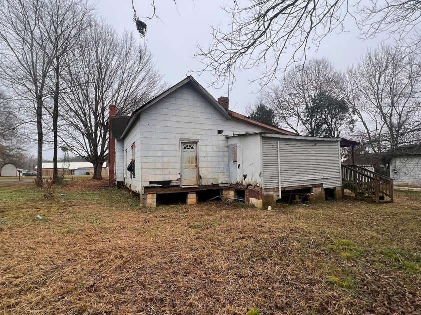 188 Wall Street, Mocksville, NC 27028.  MLS# CAR4328383, YatesRealty ID 2332. 