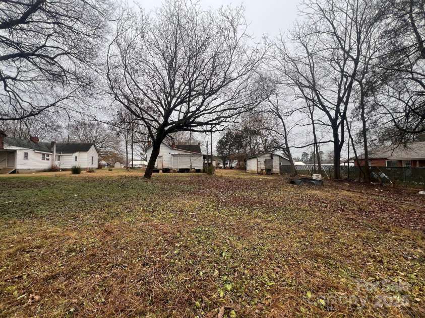 188 Wall Street, Mocksville, NC 27028.  MLS# CAR4328383, YatesRealty ID 2332. 