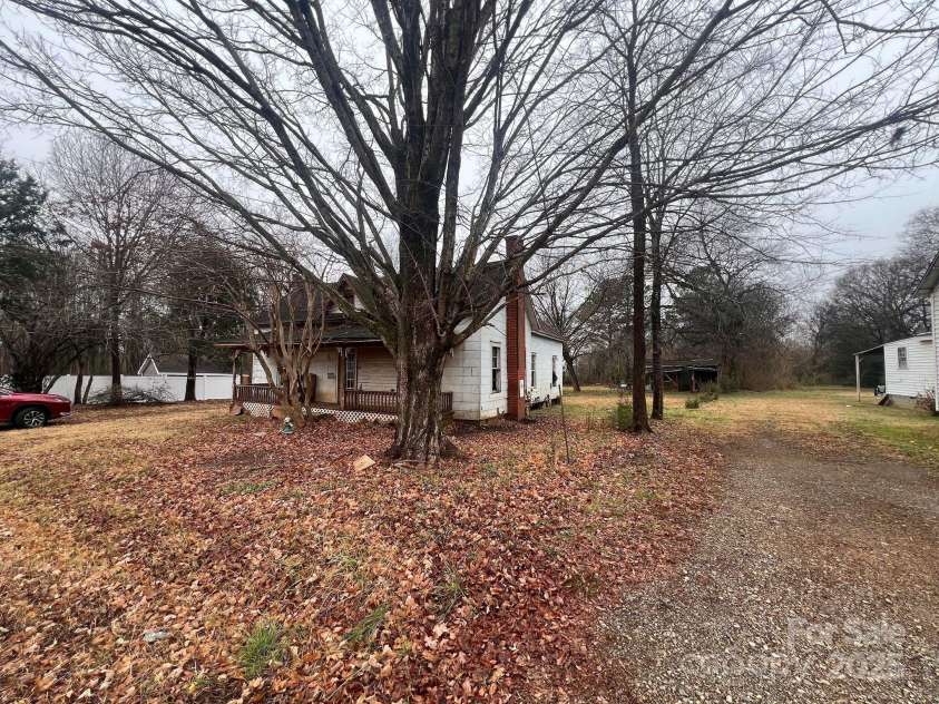 188 Wall Street, Mocksville, NC 27028.  MLS# CAR4328383, YatesRealty ID 2332. 