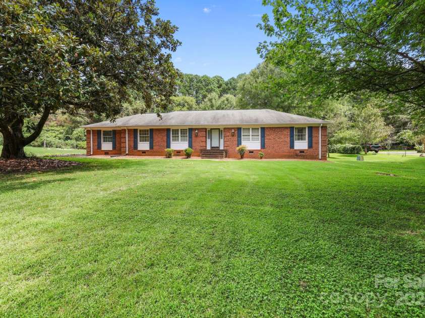 255 Quail Drive, Salisbury, NC 28147.  MLS# CAR4296842, YatesRealty ID 2332. 