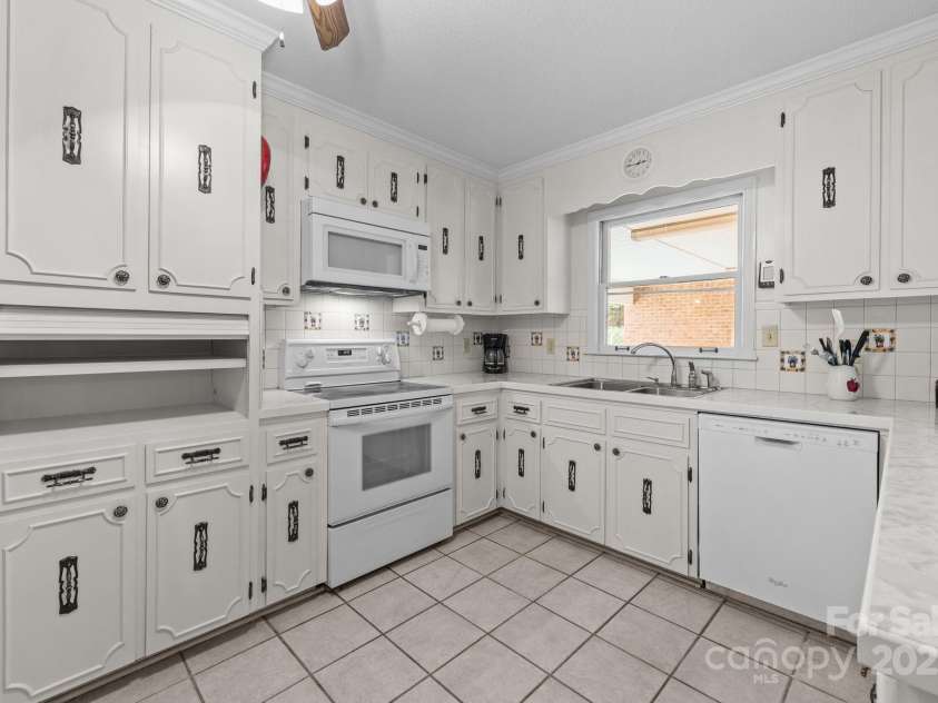 255 Quail Drive, Salisbury, NC 28147.  MLS# CAR4296842, YatesRealty ID 2332. 