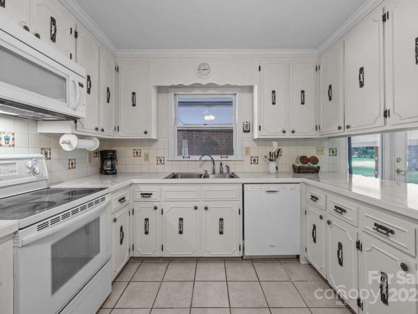255 Quail Drive, Salisbury, NC 28147.  MLS# CAR4296842, YatesRealty ID 2332. 