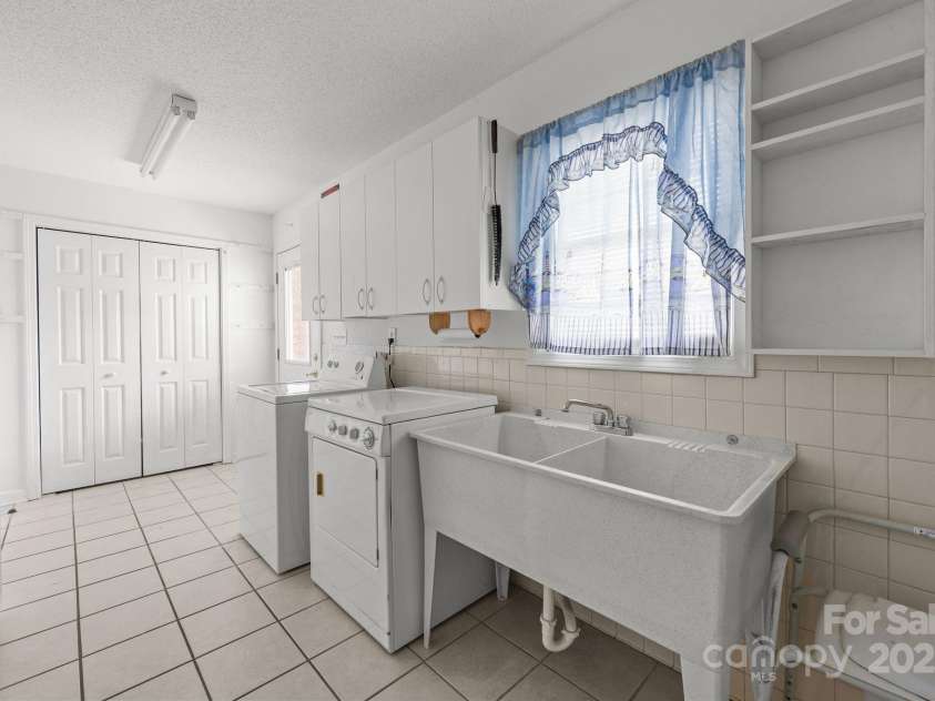255 Quail Drive, Salisbury, NC 28147.  MLS# CAR4296842, YatesRealty ID 2332. 
