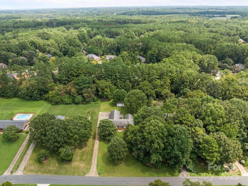 255 Quail Drive, Salisbury, NC 28147.  MLS# CAR4296842, YatesRealty ID 2332. 