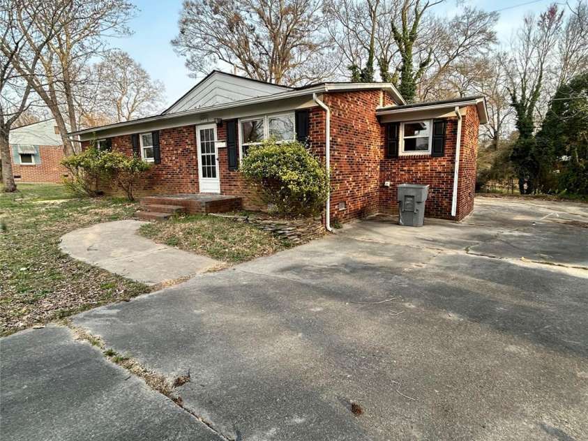 502 Mcconnell Street, Clover, SC 29710.  MLS# CAR4235386, YatesRealty ID 2332. 