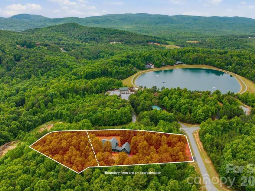 39 Lakeside Path, Nebo, NC 28761.  MLS# CAR4381532, YatesRealty ID 23320. 