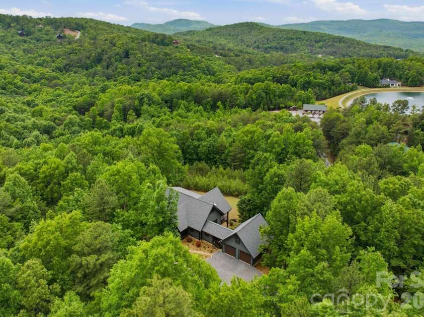 39 Lakeside Path, Nebo, NC 28761.  MLS# CAR4381532, YatesRealty ID 23320. 