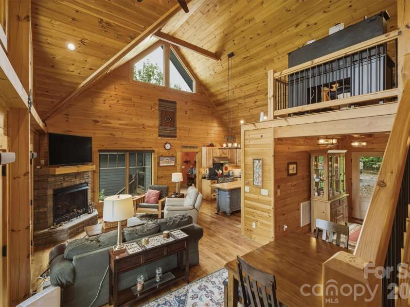 39 Lakeside Path, Nebo, NC 28761.  MLS# CAR4381532, YatesRealty ID 23320. 