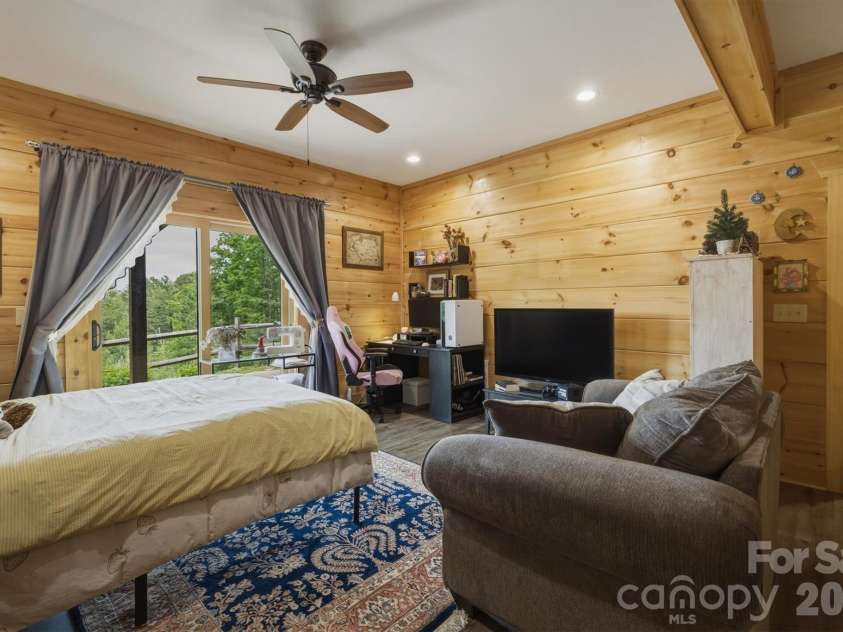 39 Lakeside Path, Nebo, NC 28761.  MLS# CAR4381532, YatesRealty ID 23320. 