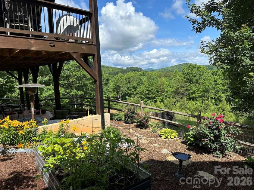39 Lakeside Path, Nebo, NC 28761.  MLS# CAR4381532, YatesRealty ID 23320. 