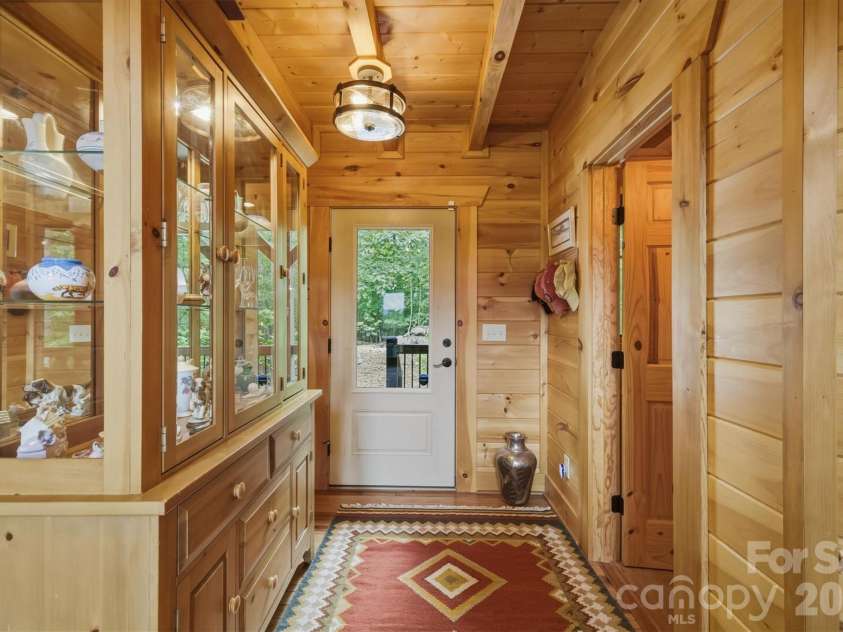 39 Lakeside Path, Nebo, NC 28761.  MLS# CAR4381532, YatesRealty ID 23320. Entryway
