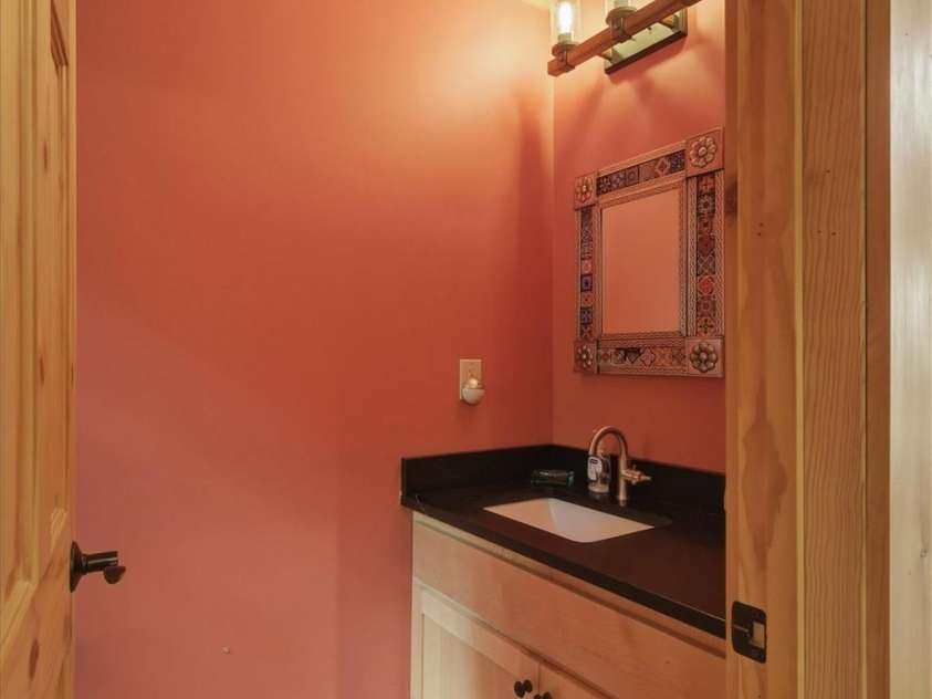39 Lakeside Path, Nebo, NC 28761.  MLS# CAR4381532, YatesRealty ID 23320. Guest Bathroom