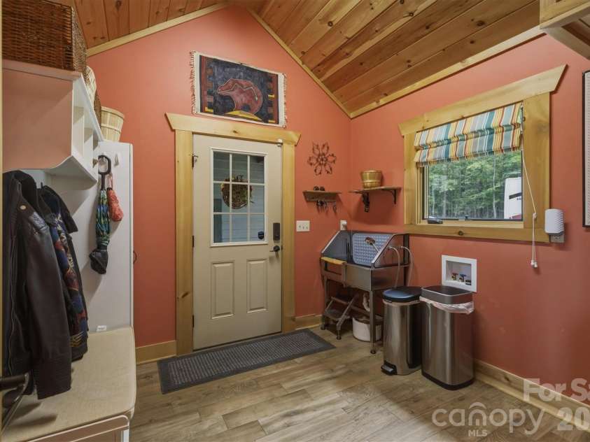 39 Lakeside Path, Nebo, NC 28761.  MLS# CAR4381532, YatesRealty ID 23320. Mud/Laundry Room