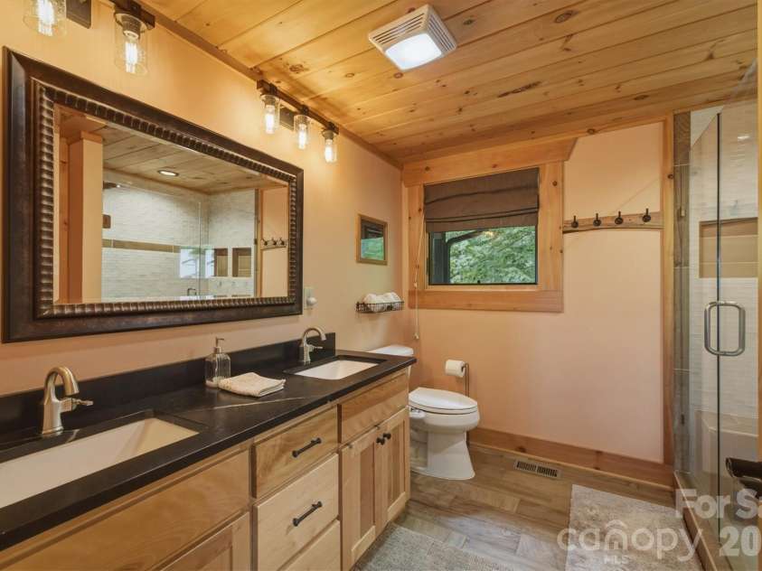 39 Lakeside Path, Nebo, NC 28761.  MLS# CAR4381532, YatesRealty ID 23320. Primary Bathroom