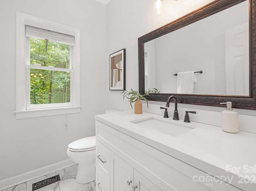 8217 Lansford Road, Charlotte, NC 28277.  MLS# CAR4294390, YatesRealty ID 23321. 
