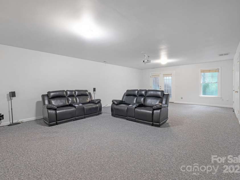 8217 Lansford Road, Charlotte, NC 28277.  MLS# CAR4294390, YatesRealty ID 23321. 