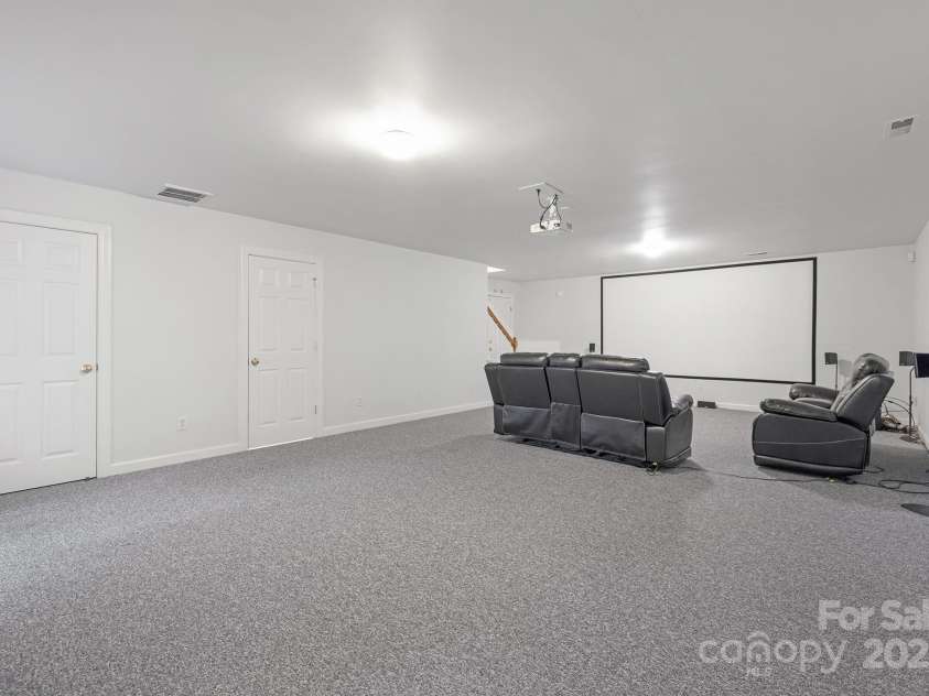 8217 Lansford Road, Charlotte, NC 28277.  MLS# CAR4294390, YatesRealty ID 23321. 