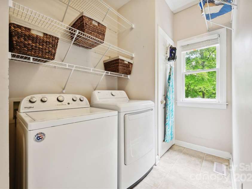 8217 Lansford Road, Charlotte, NC 28277.  MLS# CAR4294390, YatesRealty ID 23321. 