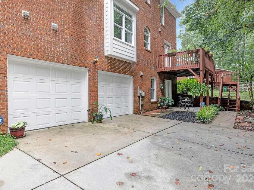 8217 Lansford Road, Charlotte, NC 28277.  MLS# CAR4294390, YatesRealty ID 23321. 