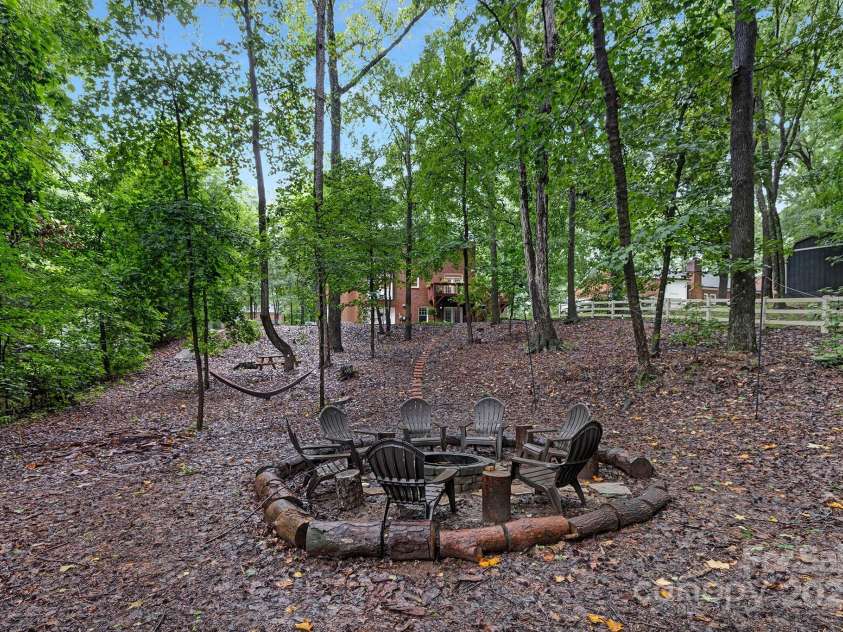 8217 Lansford Road, Charlotte, NC 28277.  MLS# CAR4294390, YatesRealty ID 23321. 