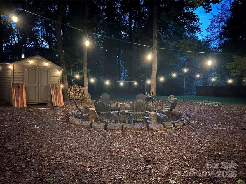8217 Lansford Road, Charlotte, NC 28277.  MLS# CAR4294390, YatesRealty ID 23321. 